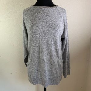 Gadewake Super Soft Oversized Crew Neck Pullover Thin Sweater Size Medium (1219)